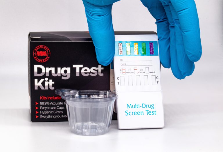 Read more about the article Blood Drug Test vs Urine: What’s the Difference?